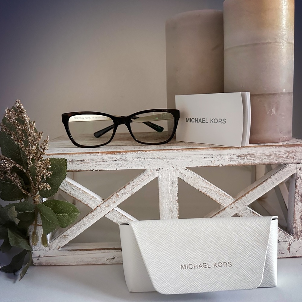 Michael Kors Frame w Case 🕶️